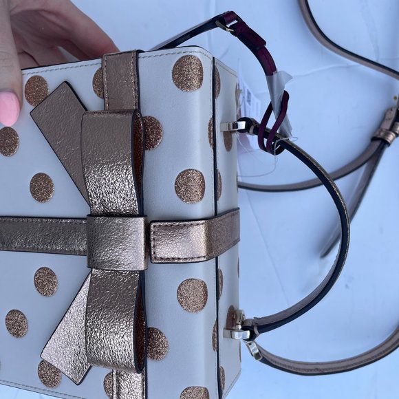 Kate Spade New York Crossbody Bag Wrapping Party Gift Box Bag Parchment Gold - Picture 6 of 13